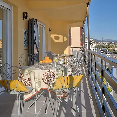 Vistas Al Mar En San Pedro